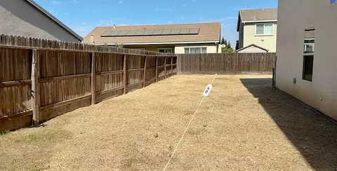 Exterior - 151 Royce Ln, Merced, CA 95348 photo 6 of 7