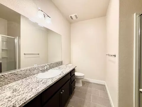 Bath - 151 Royce Ln, Merced, CA 95348 photo 4 of 13