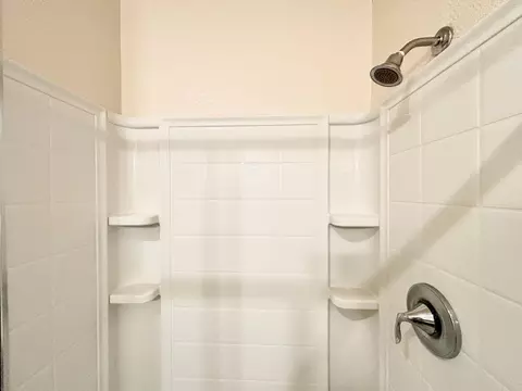 Bath - 151 Royce Ln, Merced, CA 95348 photo 2 of 13