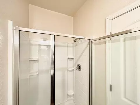 Bath - 151 Royce Ln, Merced, CA 95348 photo 3 of 13