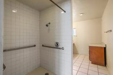 Bath - 3239 E Miner Ave, Stockton, CA 95205 photo 4 of 4