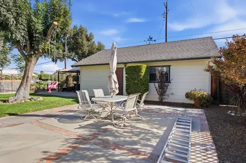 Exterior - 1026 Main St, Newman, CA 95360 photo 9 of 10