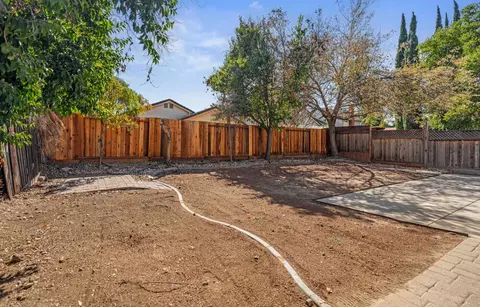 Exterior - 132 Henry Ct, Tracy, CA 95376 photo 9 of 11