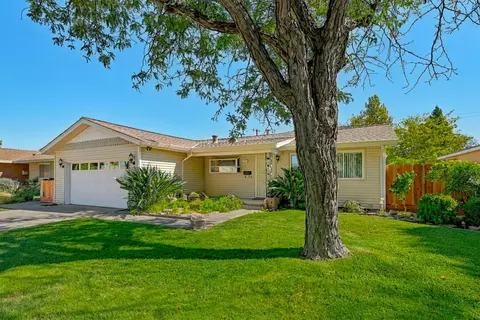 Exterior - 3224 Nottingham Ave, Merced, CA 95340 photo 11 of 16