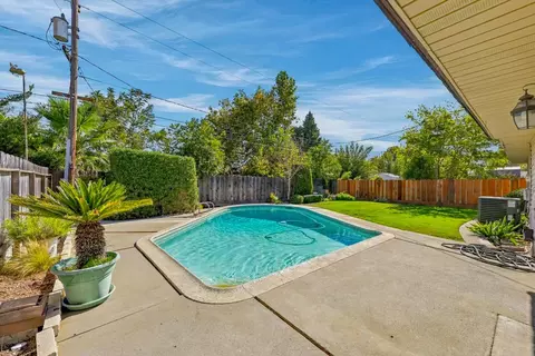 Exterior - 3224 Nottingham Ave, Merced, CA 95340 photo 5 of 16