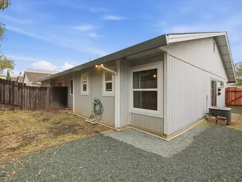 Exterior - 3319 Meadow Ct, Rescue, CA 95672 photo 5 of 7
