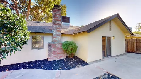 Exterior - 1817 E Rumble Rd, Modesto, CA 95355 photo 4 of 6