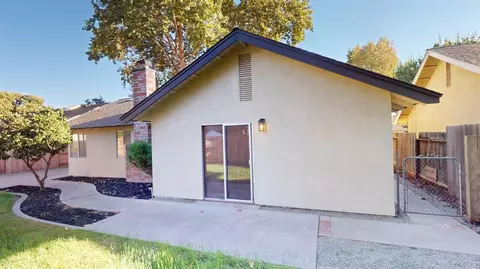 Exterior - 1817 E Rumble Rd, Modesto, CA 95355 photo 5 of 6