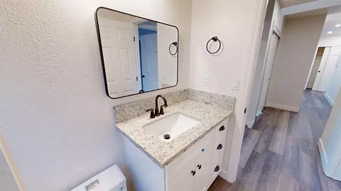 Bath - 1817 E Rumble Rd, Modesto, CA 95355 photo 2 of 6