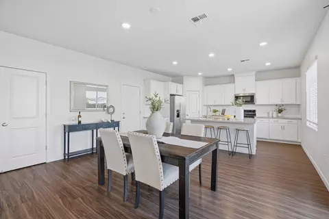 448 Dutch Creek St, West Sacramento, CA 95605