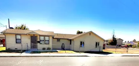 420 W North St, Manteca, CA 95336