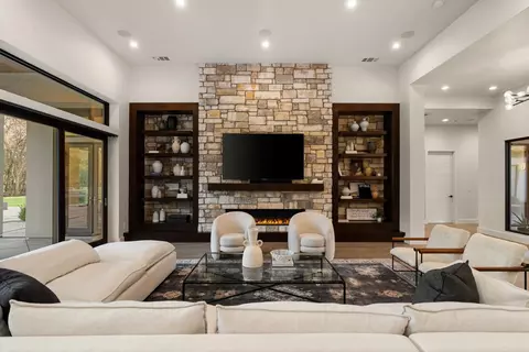 Living - 5331 Barton Rd, Loomis, CA 95650 photo 6 of 8