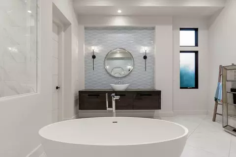 Bath - 5331 Barton Rd, Loomis, CA 95650 photo 3 of 5