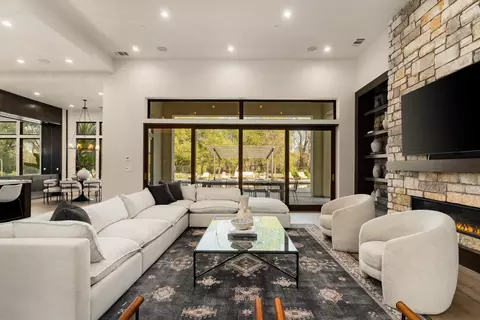 Living - 5331 Barton Rd, Loomis, CA 95650 photo 2 of 8