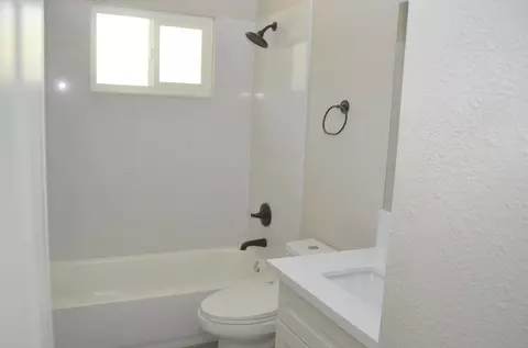 Bath - 1117 W Cabot St, Davis, CA 95616 photo 2 of 3