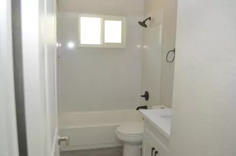 Bath - 1117 W Cabot St, Davis, CA 95616 photo 1 of 3