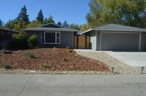 Exterior - 1117 W Cabot St, Davis, CA 95616 photo 2 of 8