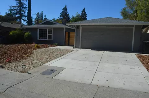 Exterior - 1117 W Cabot St, Davis, CA 95616 photo 3 of 8