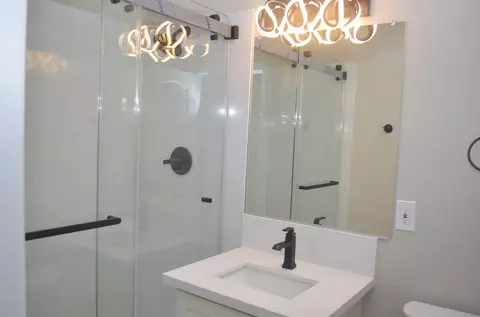 Bath - 1117 W Cabot St, Davis, CA 95616 photo 3 of 3