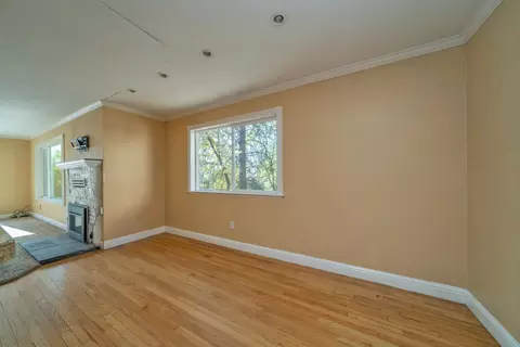 Living - 1677 Ronald Loop, Placerville, CA 95667 photo 6 of 7