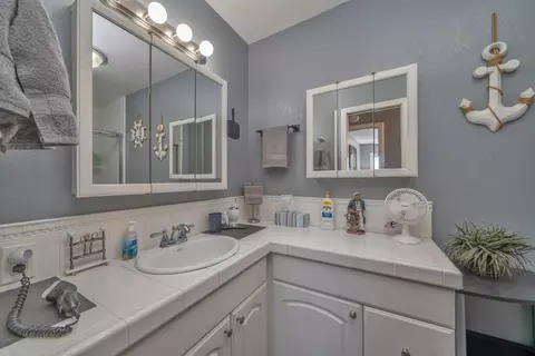 Bath - 1677 Ronald Loop, Placerville, CA 95667 photo 5 of 6