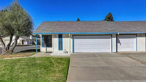 11 Kamson Ct, Sacramento, CA 95833