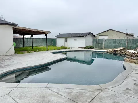 Exterior - 16280 Cottage Ave, Manteca, CA 95336 photo 6 of 12