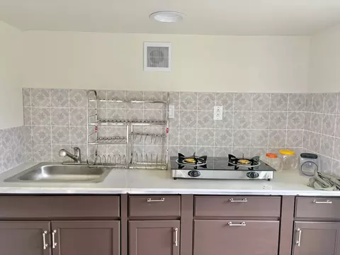 Kitchen - 16280 Cottage Ave, Manteca, CA 95336 photo 4 of 4