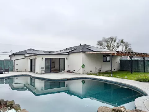 Exterior - 16280 Cottage Ave, Manteca, CA 95336 photo 7 of 12