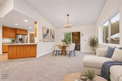 Living - 18345 Sugar Loaf Rd, Jackson, CA 95642 photo 9 of 17