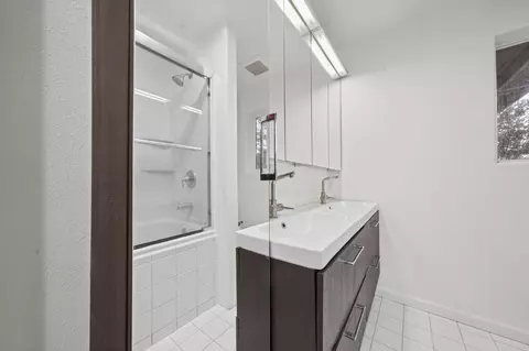 Bath - 18345 Sugar Loaf Rd, Jackson, CA 95642 photo 2 of 7