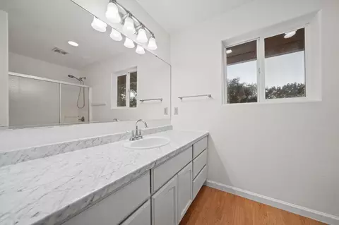 Bath - 18345 Sugar Loaf Rd, Jackson, CA 95642 photo 3 of 7