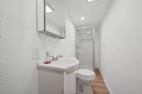 Bath - 18345 Sugar Loaf Rd, Jackson, CA 95642 photo 7 of 7