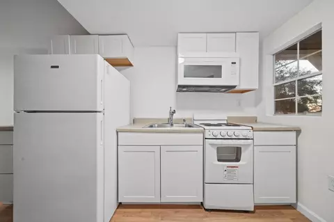 Kitchen - 18345 Sugar Loaf Rd, Jackson, CA 95642 photo 3 of 3