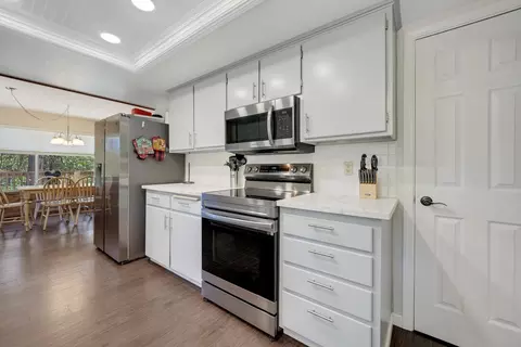 Kitchen - 2170 Patricia Ln, Arnold, CA 95223 photo 2 of 2