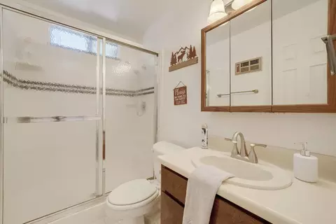Bath - 2170 Patricia Ln, Arnold, CA 95223 photo 1 of 1