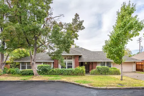 2804 Roxburgh Ln, Sacramento, CA 95864