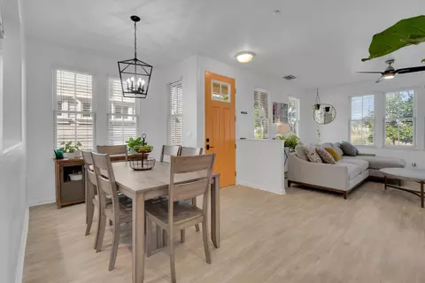 Entry Way - 1045 Sanderling Dr, Hercules, CA 94547 photo 3 of 5