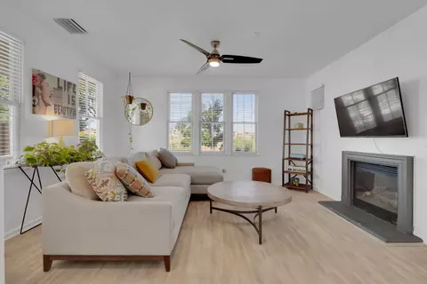 Living - 1045 Sanderling Dr, Hercules, CA 94547 photo 1 of 2
