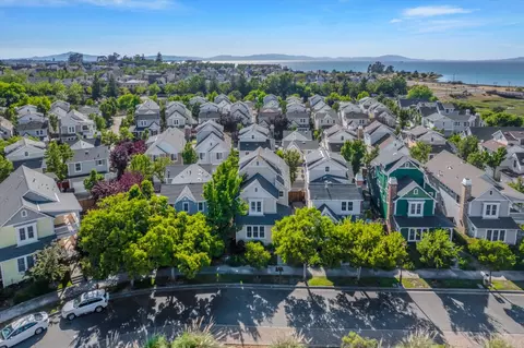 View/Area - 1045 Sanderling Dr, Hercules, CA 94547 photo 2 of 8