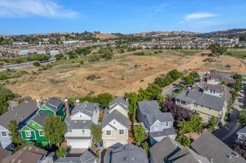 View/Area - 1045 Sanderling Dr, Hercules, CA 94547 photo 7 of 8