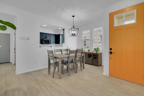 Entry Way - 1045 Sanderling Dr, Hercules, CA 94547 photo 2 of 5