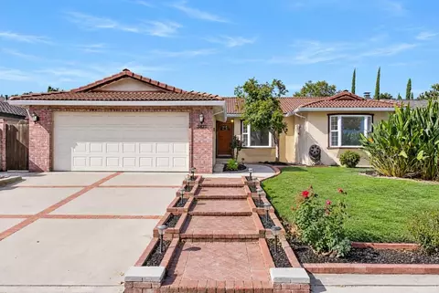 2820 Sandbrook Ct, Sacramento, CA 95826