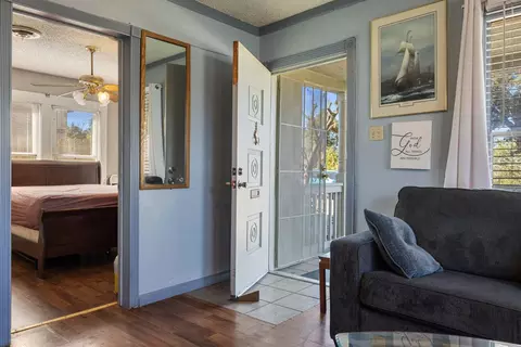 Entry Way - 3336 Riverside Dr, Riverbank, CA 95367 photo 2 of 6