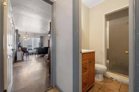 Entry Way - 3336 Riverside Dr, Riverbank, CA 95367 photo 5 of 6