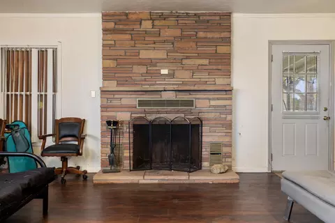 Living - 3336 Riverside Dr, Riverbank, CA 95367 photo 4 of 4