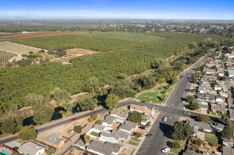 View/Area - 3336 Riverside Dr, Riverbank, CA 95367 photo 5 of 11
