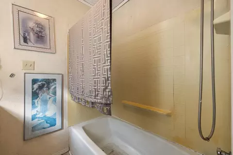 Bath - 3336 Riverside Dr, Riverbank, CA 95367 photo 1 of 3