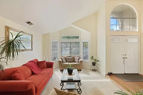 Entry Way - 1885 Foxwood Dr, Tracy, CA 95376 photo 4 of 6