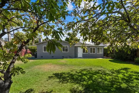 Exterior - 1429 Brannon Ave, Modesto, CA 95350 photo 8 of 13